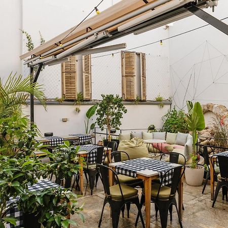 Djumba Hotel & Cafe 니코시아 외부 사진