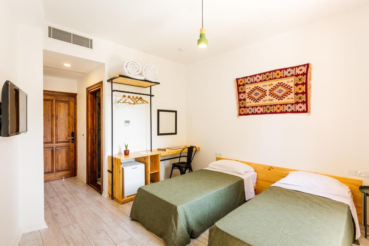 Djumba Hotel & Cafe 니코시아 외부 사진
